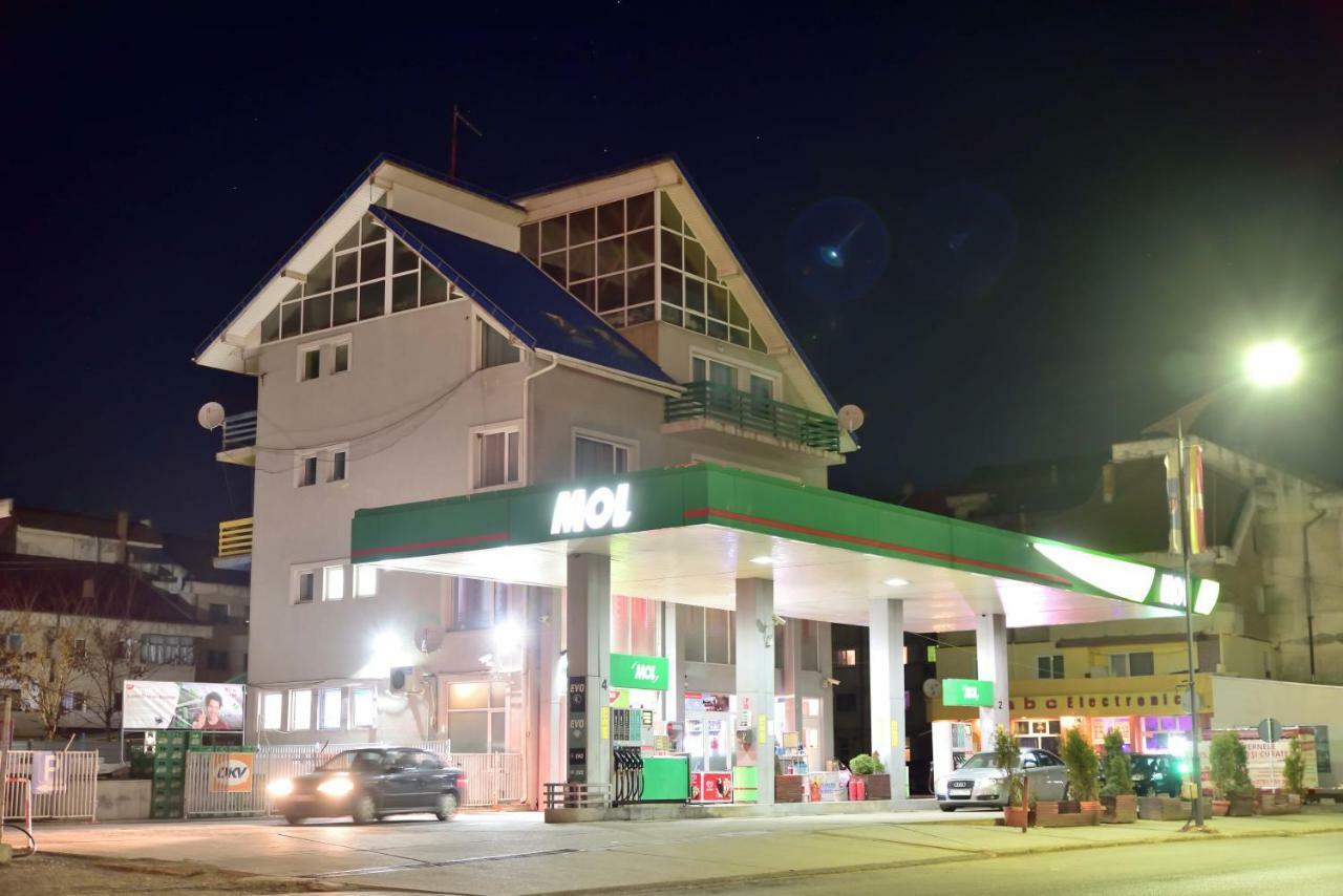 Pensiunea La Safari Targu Neamt ภายนอก รูปภาพ